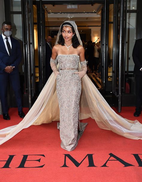 Yara Shahidi Met Gala, Mark Hotel, Award Show Dresses, Yara Shahidi, Met Gala Outfits, Dream Prom Dress, Carpet Outfits, Met Gala Dresses, Gala Outfit