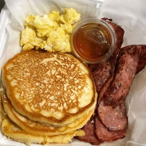 Breakfast Cravings, Special Dishes, Breakfast Platter, Good Morning Breakfast, Clean Eating Breakfast, Food Babe, Food Therapy, Healthy Food Motivation, Turkey Bacon