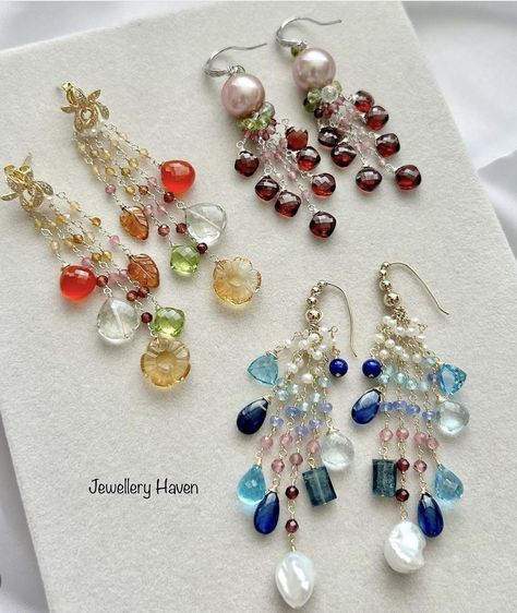 Diy Jewelry Making Tutorials, Wire Wrap Jewelry Designs, Crystal Bead Jewelry, Stylish Earrings, 2 Earrings, Bridal Bangles, Artisan Earrings, Handmade Wire Jewelry, Stylish Earring