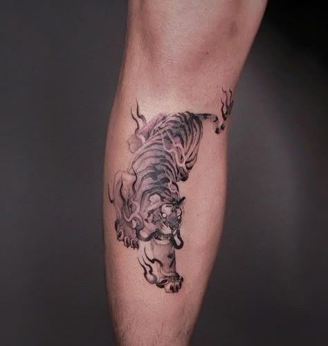 Full Lion Tattoo, Snow Leopard Tattoo Traditional, Snow Leopard Tattoo Design, Leopard Tattoo For Men, Snow Leopard Tattoo Men, Tiger And Leopard Tattoo, Black Work Tattoo, Snow Leopard Tattoo, Leopard Tattoo