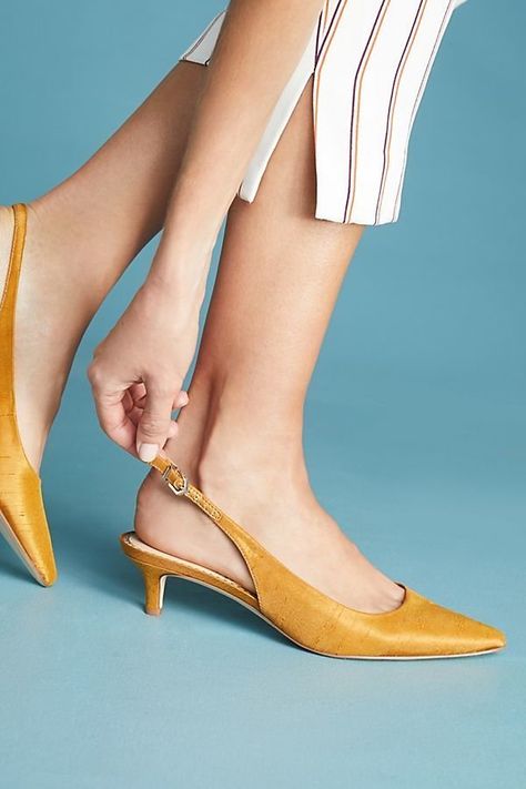 18 Kitten Heels That Don't Look Like They Belong In The '50s | HuffPost Kitten Heels Outfit, Summer Heels Outfit, Casual Heels Outfit, Shoes Wallpaper, Heels Aesthetic, Kitten Heel Shoes, Shoes Outfit Fashion, Heels Outfits, Summer Heels