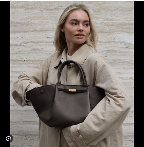 Demellier London New York Bag Midi Demellier New York, Casual Travel Outfit, London Bag, Claire Rose, Midi Outfits, London Bags, Bags Casual, Mocha Color, Brown Leather Handbags