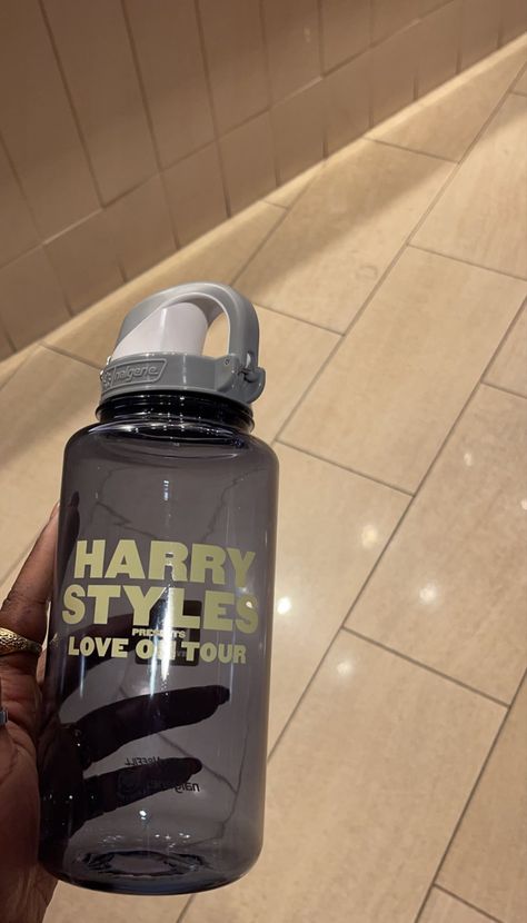 Harry Core, Mon Cheri, Powerade Bottle, All Smiles, Harry Edward Styles, Edward Styles, Larry Stylinson, Love On Tour