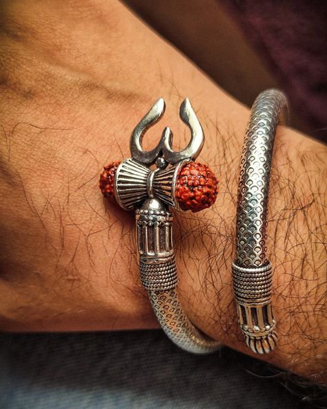 It is made of 92.5 silver and rudraksh . Fine and classic. Men Jewellery, Lord Ganesha Paintings, Ganesha Painting, Lord Ganesha, Ganesha, Shiva, Mens Jewelry, Cherry, Bangles