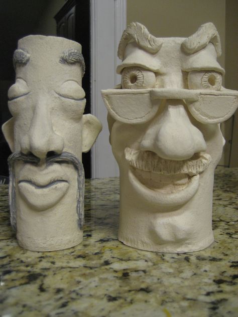 Cylinder faces... one formed on a paper towel roll, the other on a Pringles can. Ceramic Portraits, Clay Activities, Ceramic People, Ceramic Masks, Ceramic Creations, Clay Lesson, Sculpture Lessons, Pringles Can, Face Jugs