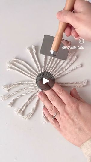 Macrame With Flowers, Macrame Flowers Tutorial How To Make, Macrame Brush, Macrame Flowers Tutorial, Macrame Flowers, Macrame Flower Tutorial, Flowers Macrame, Macrame Flower, Macrame Rope Flowers