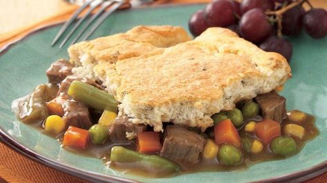 Easy Hamburger Pot Pie recipe from Betty Crocker Beef Potpie, Roast Beef Pot Pie, Pot Pie Dinner, Beef Pot Pie, Biscuit Crust, Potato Biscuits, Potato Crust, Beef Pot Pies, Betty Crocker Recipes