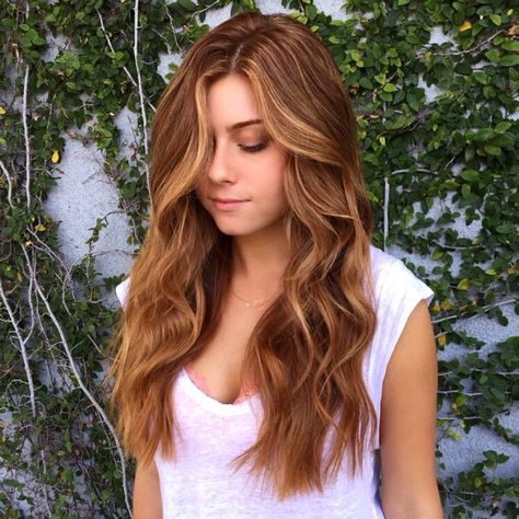 We’re Calling It—Muted Copper Is Going to Be the “It” Hair Color for Fall Blonde Highlights On Brown, Strawberry Blonde Hair Ideas, Blonde Highlights On Brown Hair, Dark Strawberry Blonde Hair, Highlights On Brown Hair, Dark Strawberry Blonde, Shampoo Bomba, Strawberry Blonde Highlights, Reddish Brown Hair