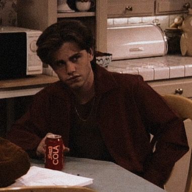 Boys 2 Men 90s, Shaun Ryder 90s, Shaun Gilmore Aesthetic, Ponyboy Curtis Pfp, Shawn Hunter Icons, Shaun Hunter, Grunge Pfp Aesthetic, Shawn Bmw, Boy Meets World Shawn