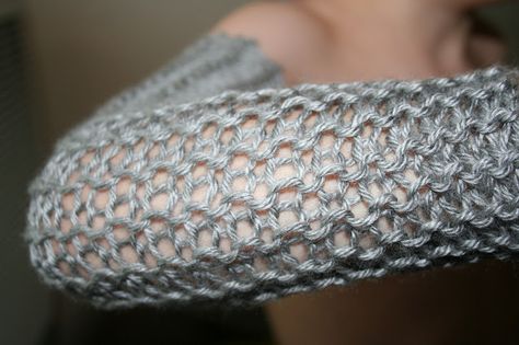 Knit chainmail using garter stitch. For best results on machine, match needle gauge to space between needles. Chainmail Patterns, Good Knight, Knight Costume, Costume Tutorial, Crochet Chain, Fashion Project, Chain Mail, Garter Stitch, Creative Direction