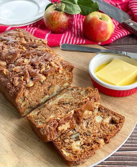 Apple Walnut Loaf Cake, Apple Walnut Loaf, Walnut Loaf Cake, Apple Walnut Muffins, Simple Vanilla Icing, Date And Walnut Loaf, Walnut Loaf, Apple Walnut, Apple Cinnamon Muffins