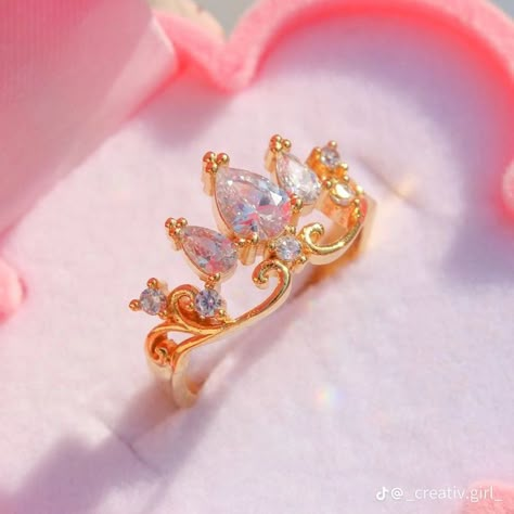 Rapunzel Crown Wedding Ring, Repunzel Crown Ring, Rapunzel Tiara Ring, Disney Wedding Rings Engagement, Disney Inspired Wedding Rings, Disney Princess Crown Rings, Repunzel Quince Theme Nails, Wedding Rings Tangled, Tangled Themed Jewelry