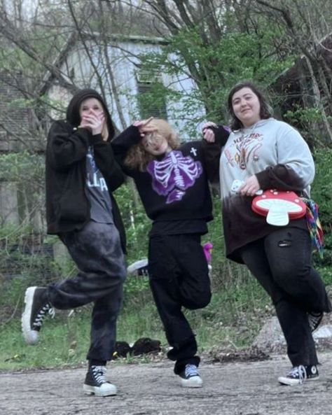 We're so cool 😎 #photodump #friends #theythem #fun #alt #indiekid #aesthetic 2020 Alt Kid, Indiekid Aesthetic, 2020 Core, Alt Accessories, Kid Aesthetic, Alt Indie, Indie Aesthetic, April 4, Indie Kids