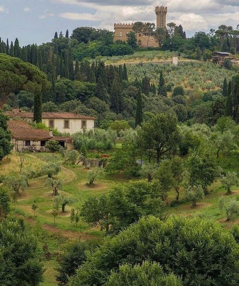 Italian Countryside Aesthetic, Italy Countryside, Tuscany Home, Mediterranean Aesthetic, Italy Vibes, Moving To Italy, Italian Countryside, Italian Summer, Northern Italy