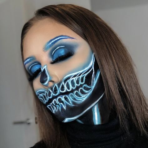 Neon Halloween Makeup, Blue Skeleton Makeup, Blue Hair Halloween Costumes Ideas, Skeleton Makeup Aesthetic, Blue Halloween Makeup, Blue Skull Makeup, Glow Skeleton Makeup, Black Light Skeleton Makeup, Neon Skeleton Makeup