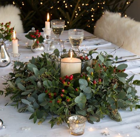 Make a beautiful Christmas centrepiece - From Britain with Love Christmas Centre Pieces, Christmas Table Centrepiece, Christmas Table Decorations Centerpiece, Table Wreath, Christmas Table Decorations Diy, Fresh Christmas Wreath, Xmas Table Decorations, Xmas Table, Christmas Dining Table