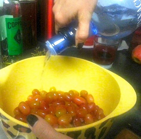 How to Get Drunk on Grapes | Cowboys and Crossbones Soaked Grapes, Vodka Grapes, Plant Based Whole Food Recipes, Alcoholic Treats, Vodka Ice, Birthday 21st, Camp Food, Get Drunk, Jello Shots