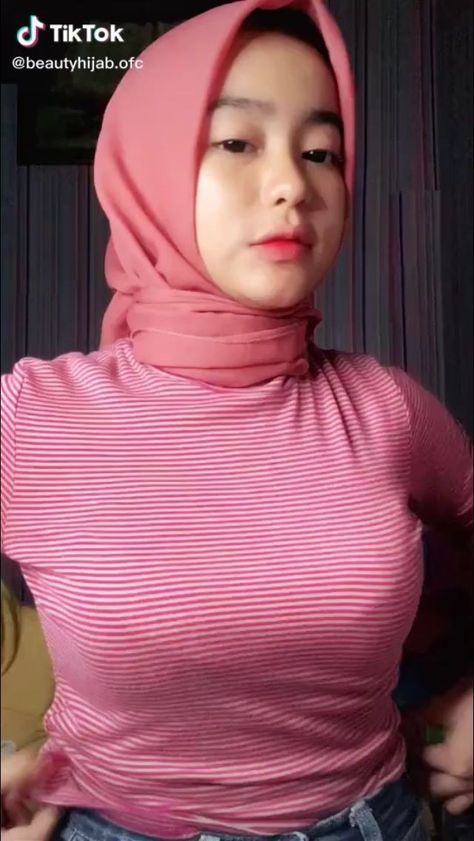 Hijab Teen, Hijab Beauty, Indonesian Girls, Beautiful Muslim Women, Hijab Chic, Arab Women, Hijabi Girl, Super Duper, Muslim Girls