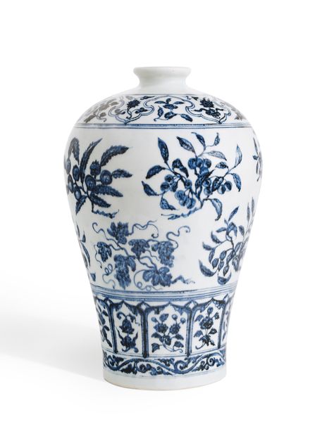 AN OUTSTANDING BLUE AND WHITE VASE WITH FRUIT SPRAYS, MEIPING MING DYNASTY, YONGLE PERIOD Chinese Blue And White Porcelain, Fruit Designs, Blue White China, Blue White Porcelain, Blue And White Vase, Pottery Painting Designs, Chinese Vase, Chinese Pottery, Chinese Blue