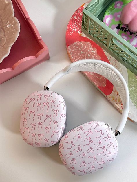 These soft and sweet pink bows are the perfect everyday accessory, just pop them on your AirPod Max headphones and you’re ready for whatever the day may bring! Bow Print case Seamless fit Matte Finish Protective case designed for your AirPods Max Wipes clean Headphones not included! Max Headphones, Airpods Max Case, Airpod Max, Matching Phone Cases, Skinnydip London, Airpods Max, Bow Print, Pink Bows, Everyday Accessories