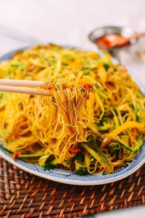 Vegetarian Singapore Noodles - The Woks of Life Singapore Noodles Recipe, Chinese Roast Pork, Salad Appetizer Cups, Shrimp And Eggs, Singapore Noodles, Wok Of Life, Woks Of Life, The Woks Of Life, Mapo Tofu