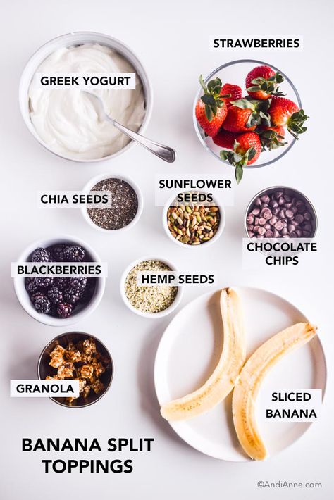 Banana Split Yogurt Bowl, Healthy Breakfast Banana Split, Banana Yogurt Split, Nice Breakfast Ideas, Healthy Banana Split Dessert, Healthy Banana Split Breakfast, Banana Split Breakfast, Bananas Dessert, Banana Split Bar