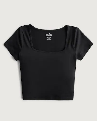 Women's T-Shirts | Hollister Co. Hollister Clothes, Clothing Wishlist, Teen Clothing, 11th Birthday, Fairytale Art, Women's T Shirts, Hollister Tops, Fabric Squares, Black Tank Tops