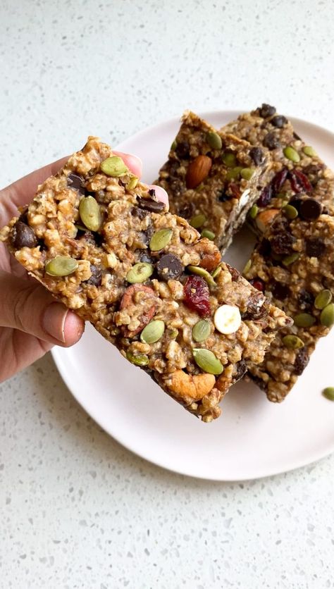 Snacks High Protein, Protein Energy Bars, No Bake Protein Bars, Gluten Free Protein Bars, Vegan Energy Bars, Protein Granola Bars, Energy Bars Recipe, Best Vegan Protein, High Protein Bars