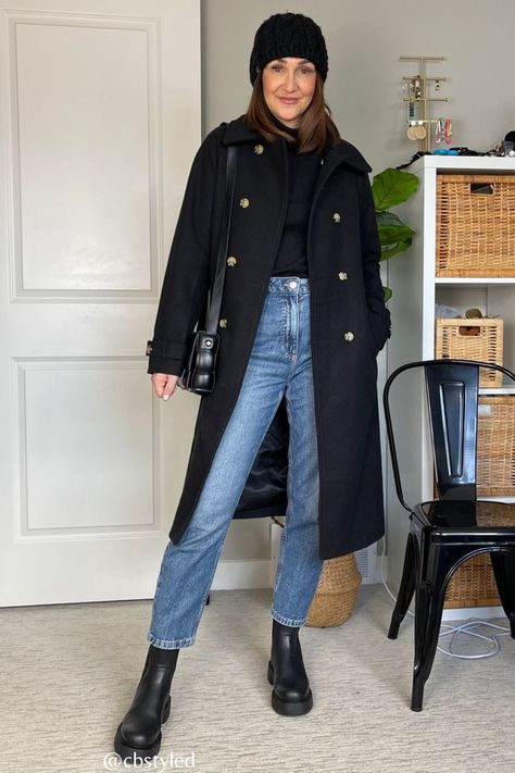 Mid Length Black Coat Outfit, Black Trench Coat Outfit Winter, Black Parka Outfit, Black Jeans Outfit Winter, Black Outfit Casual, Trench Coat Outfit Winter, Outfit Casual Jeans, All Black Outfit Casual, Casual Jeans Outfit