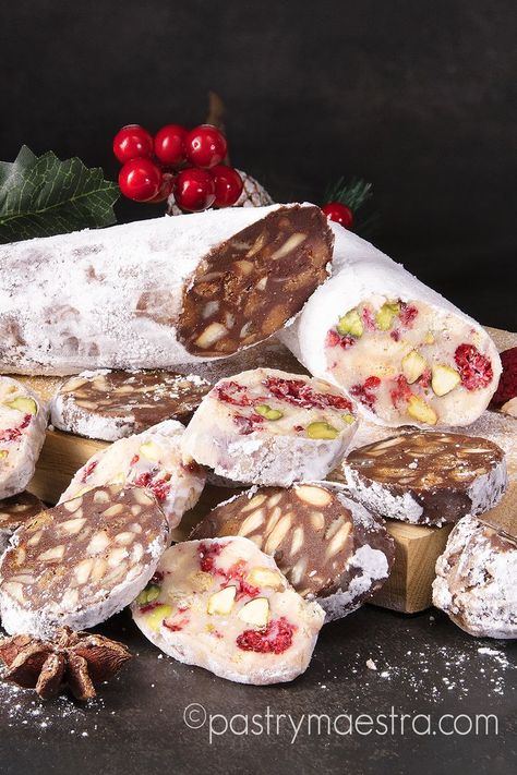 Chocolate Salami Recipe, Christmas Sweet Recipes, Chocolate Salami, Lazy Cake, Salami Recipes, Christmas Fudge, Christmas Candy Recipes, Sweet Pastries, Seasonal Food