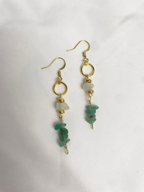 Homemade Bead Earrings, Green Bead Earrings, Gemstone Earrings Handmade, Diy Gold Earrings, Crystal Earrings Diy, Dangle Earrings Diy, Gem Stone Earrings, Diy Earrings Dangle, Diy Gemstone Jewelry