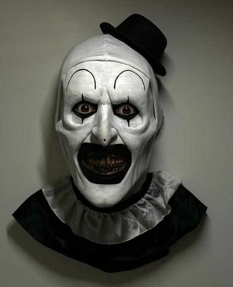 Clown Mask Makeup, Art The Clown Makeup Terrifier, Terrifier Makeup, Art The Clown Terrifier Drawing, Clown Sculpture, Ghost Face Wallpaper Aesthetic, Art The Clown Terrifier, Voodoo Halloween, Horror Themed Party