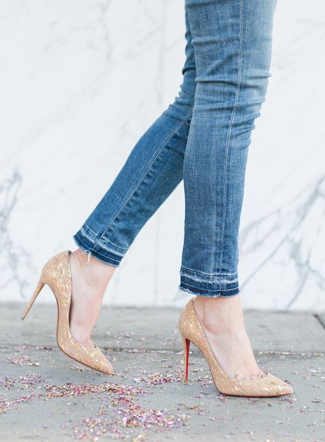 Sydne Style wears christian louboutin cork pumps #louboutin #christianlouboutin Neutral Dress, Causal Outfits, Card A, New Ideas, Model Dress, Me Too Shoes, Stiletto Heels, Cork, Christian Louboutin