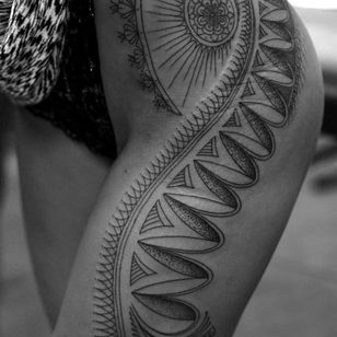 16 Sensual Ornamental Tattoos on Women • Tattoodo Tattoo For Woman, Thigh Tattoo Ideas, Tattoo Ideas Inspiration, Thigh Tattoos Women, Side Tattoos, Natural Sweeteners, Unique Recipes, Japanese Tattoo, Thigh Tattoo