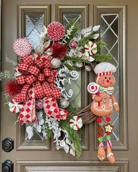 Gingerbread Grapevine Wreath, Gingerbread Wreaths, Gingerbread Garland, Christmas Extravaganza, Grapevine Christmas, Gingerbread Ideas, Gingerbread Wreath, Mexican Birthday Parties, Gingerbread Christmas Tree