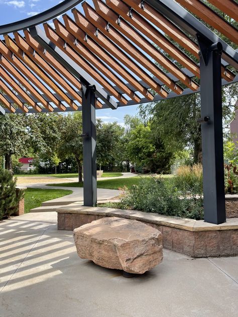 Steel Shade Structure, Steel Pergola Design, Sunshade Ideas Outdoor Spaces, Park Shade Structure, Steel Pergola, Canopy Architecture, Diy Backyard Landscaping, Rock Garden Landscaping, Wall Seating