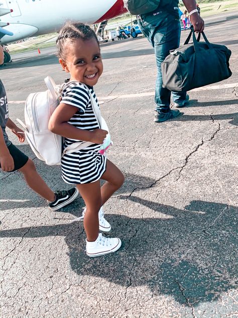 Toddler Airport Outfit, Airport Outfit Girl, Hot Pink Hoco Dress, Cute Airport Outfit, Comfy Airport Outfit, Airport Outfit Summer, Airport Travel Outfits, Cute Travel Outfits, Kids Ootd