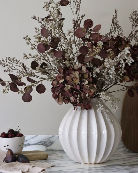 THE SUFFOLK NEST Ashlee Jane | The colour of the season: Mulberry 🍇🤎 Add rich warmth and depth to your homes this season to welcome the arrival of Autumn! We have 2… | Instagram Burgundy Flower Arrangements, Burgundy Eucalyptus, Hydrangea Arrangement, Hydrangea Arrangements, Fall Flower Arrangements, Burgundy Flowers, Deep Burgundy, Fall Flowers, Changing Seasons