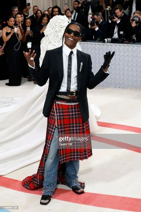 Rocky attends the 2023 Costume Institute Benefit celebrating "Karl... News Photo - Getty Images Med Gala, Asap Rocky Outfits, A Line Of Beauty, Asap Rocky Fashion, Lord Pretty Flacko, Gucci Runway, Gala Fashion, The Nanny, Black Men Fashion Swag