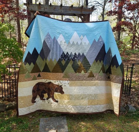 Mountain Quilt Pattern, Mountain Quilt, Quilt Hanging, Wildlife Quilts, Mountain Quilts, Landscape Quilt, Bear Quilts, Bear Mountain, Landscape Quilts