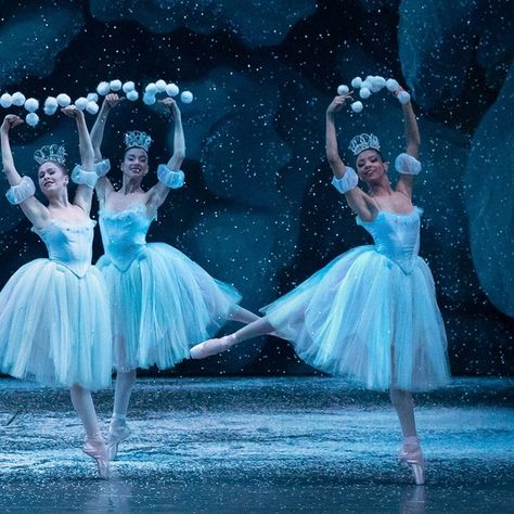 New York City Ballet (@nycballet) posted on Instagram: “THE NUTCRACKER // “The backstage traditions are what I’m missing the most from performing in The Nutcracker this year,” says Corps de…” • Dec 17, 2020 at 8:02pm UTC Nutcracker Snowflakes, Waltz Of The Snowflakes, Two Dancers, Tutu Women, Morris Dancing, San Francisco Ballet, New York City Ballet, Australian Ballet, Dancer Wear