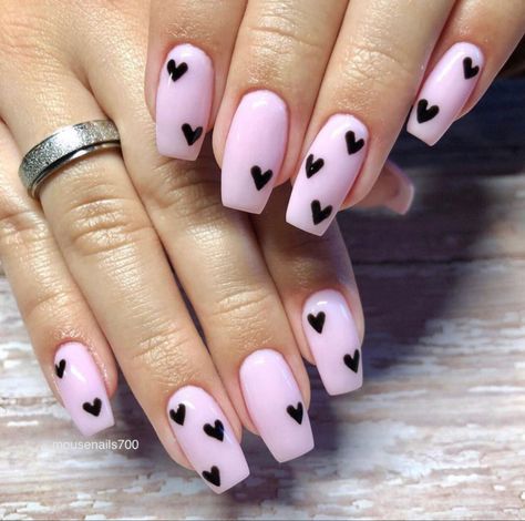 Pink Nails With Black Heart Design, Valentine’s Dip Powder Nails, Light Pink With Heart Nails, Black Pink Valentines Nails, Pink Dip Powder Nails Design, Pink Nails Black Heart, Hearts On Nails Design, Dip Powder Valentines Nails, White Nails With Black Hearts