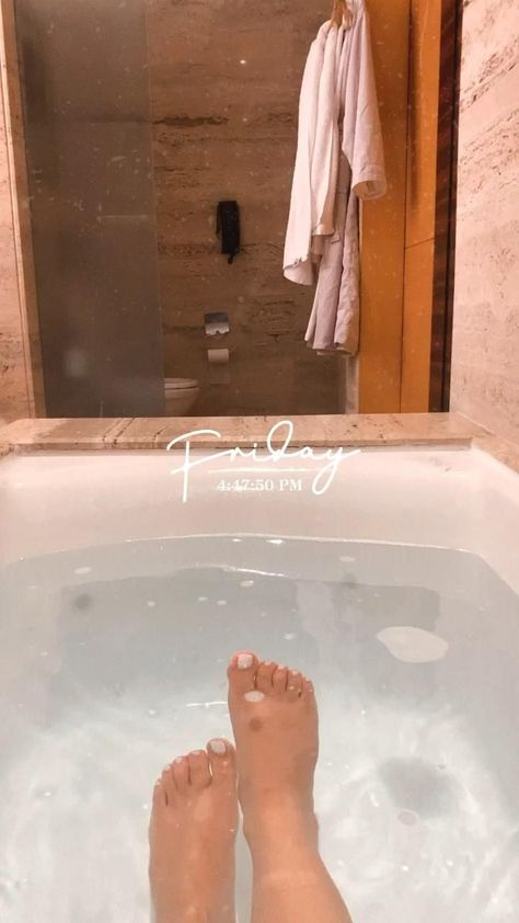 Bath-tub Mood 🛁 [Video] | Girl bathrooms, Mirror photography, Instagram Bathtub Snapchat Stories, Bathtub Video Aesthetic, Bathroom Snapchat Story, Bath Snapchat Story, Bathtub Snap, Couple Bathtub Aesthetic, Bathtub Photoshoot, Bath Goals, Bath Aesthetic