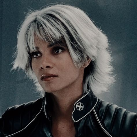 Halle Berry Storm, Xmen Icons, Storm Movie, Storm Icon, Storm Comic, Comfort Films, Storm Xmen, Xmen Movie, Storm Marvel