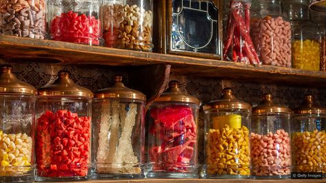 (Credit: Getty Images) Anti Vegan, Sweet Hampers, Old Candy, Popular Candy, Penny Candy, Retro Sweets, Sweet Box, Vintage Candy, Favorite Candy