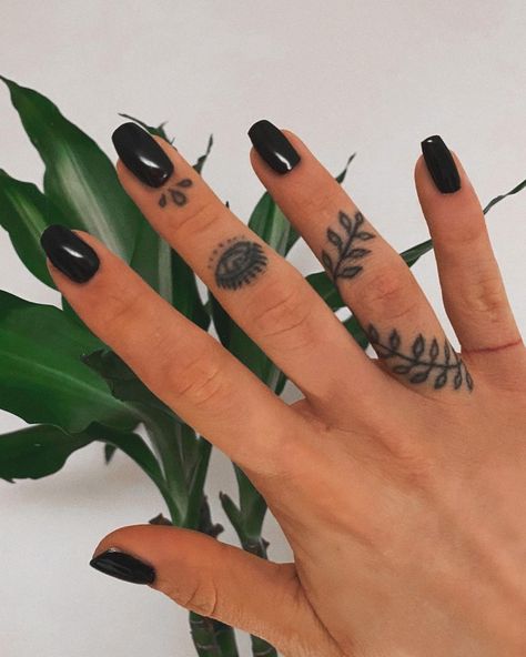 @kenzie.tatz shared a photo on Instagram: “healed finger tats 🌿 . . . . . . . . . #handpoke #sticknpoke #tattoo #art #tats #ink #drawing #artist #local #free #design #tattooideas…” • Feb 24, 2021 at 5:13pm UTC Healed Finger Tattoo, Healed Finger Tattoos, Finger Tats, Stick N Poke, Healing Tattoo, Finger Tattoo, Hand Poke, Stick And Poke, Drawing Artist