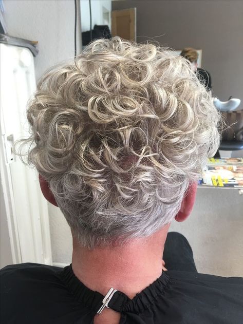 Short Layered Curly Hair, Short Curly Bob Hairstyles, Short Permed Hair, Short Curly Hairstyles For Women, Curly Pixie Hairstyles, Curly Pixie Haircuts, Grey Curly Hair, Messy Bob Hairstyles, Bob Haircut Curly