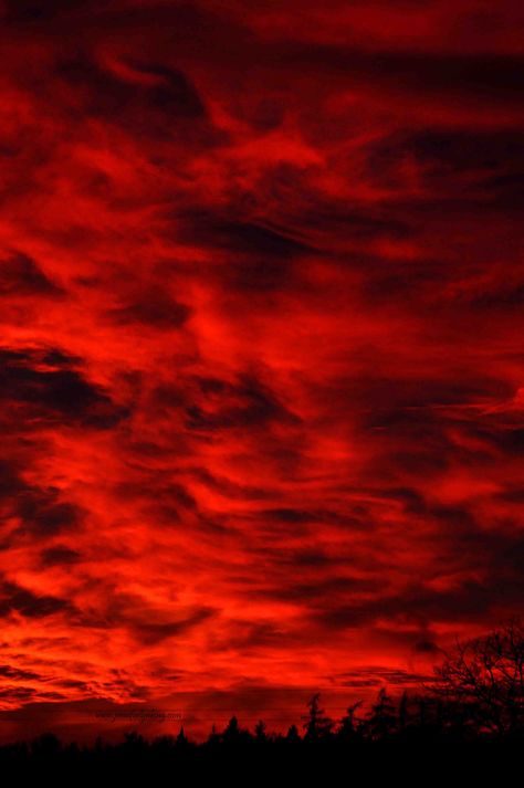 A sky of fire and ash Red Aesthetic Fire, Red Clouds Aesthetic, Red Fire Aesthetic, Red Sky Aesthetic, Red Skies Aesthetic, Sunrise Quotes Morning, Hujan Meteor, Red Sunrise, Sky On Fire