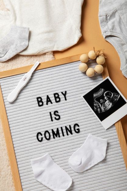 Pregnancy Vision Board Pictures, Baby On Board Announcement, Baby Board Announcement, Vision Board Pregnancy, Gender Reveal Captions Instagram, Flat Lay Pregnancy Announcement, Baby Vision Board, Vision Board Baby, Early Pregnancy Announcement