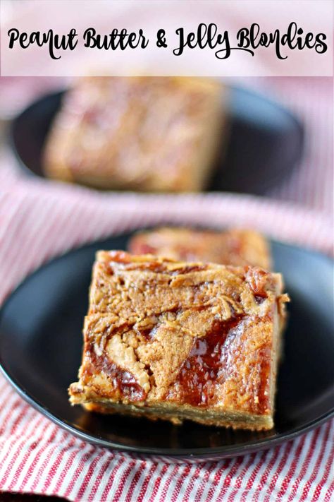 Peanut Butter Blondes, Peanut Butter Blondies, Butterscotch Blondies, White Chocolate Blondies, Peanut Butter Desserts, Butter Recipes, Quick Easy Desserts, Best Peanut Butter, Book Diy